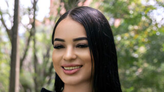 Yennifer T