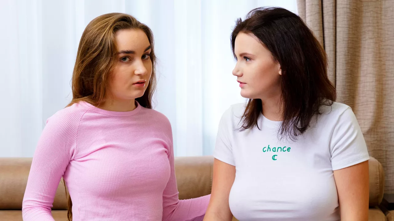 Stunning chicks Qualin and Nasty have impressive lesbian sex - OK.PORN