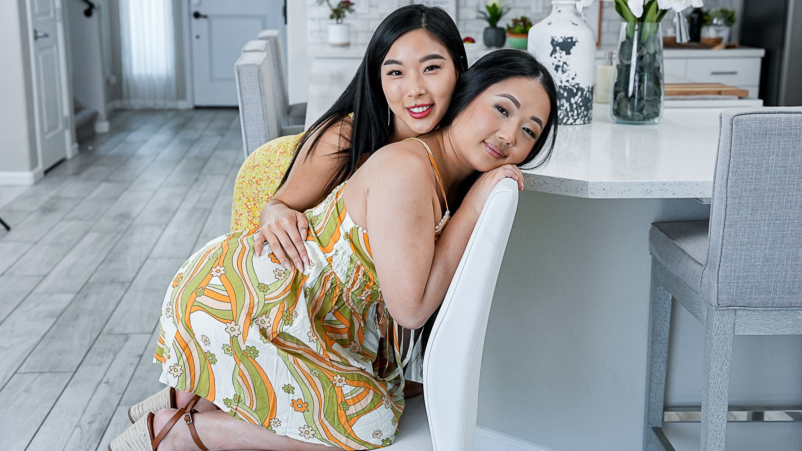 Elle lee threesome